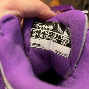 Kids age 4-6 size u8 snowboarding boots Burton, used 3 seasons